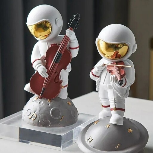 مجسمه های فضانورد موزیسین