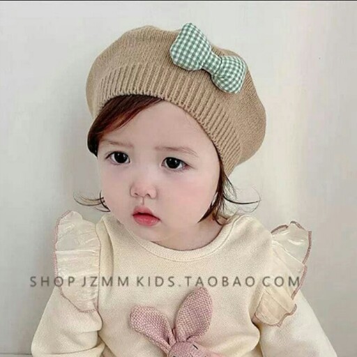 کلاه فرانسوی بافت کودک مناسبه 1تا 5 سال. گرم و لطیف و زیبا  نخ ترک بافت بسیار ظریف و جذاب. با پاپیونهای پارچه ای رنگی. 