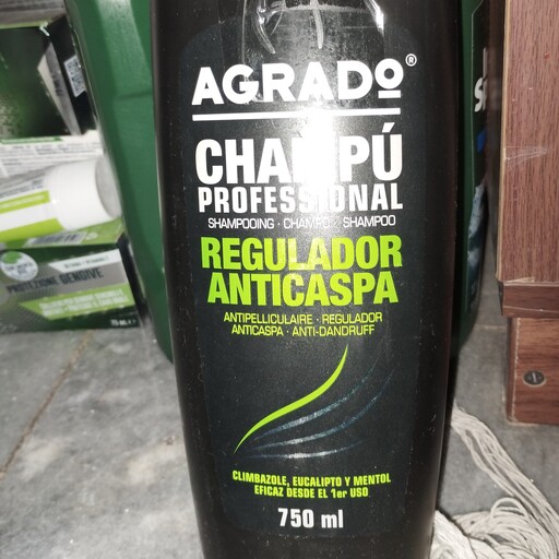 شامپو ضد شوره آگرادو  400 میلی لیتر

Agrado AntiDandruff Shampoo

