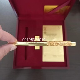 ست خودکار و فلش روکش طلا همراه با جعبه چوبی ارجینال و شناسنامه اصالت کالا 