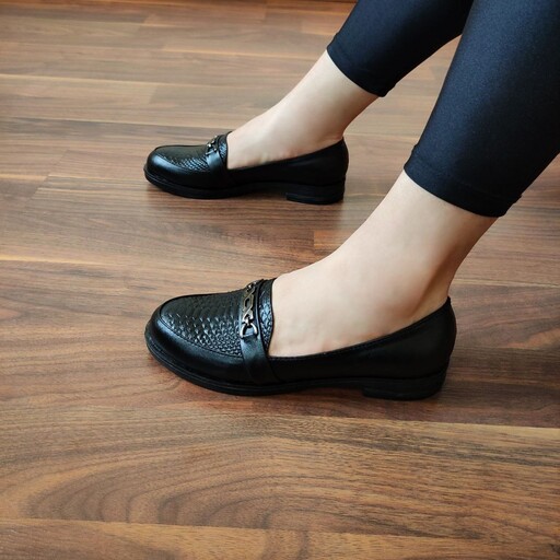 کفش کالج دخترانه زنانه راحتی رنگ مشکی سایز 37 تا 40  زیره pvc رویه چرم صنعتی پاشنه 3 سانتی