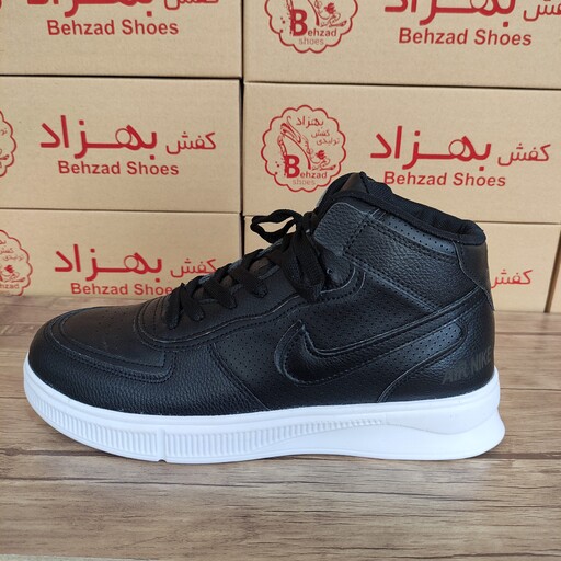 کتانی نایک ایر air nike مردانه پسرانه رنگ مشکی زیره پیو لژ3سانتی رویه چرم مصنوعی سایز 41 تا44 کفی طبی راحتی 