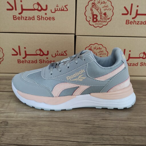 کتانی ریبوک reebok دخترانه زنانه کفی طبی رنگ طوسی صورتی زیره پیو لژ سه سانتی رویه راشل و چرم مصنوعی سایز 37 تا 40 سبک