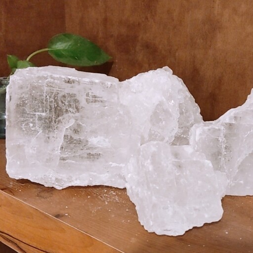 نمک درجه یک کریستال سفید و شفاف طبیعی کوهستان جهرم (موعود) یک کیلویی