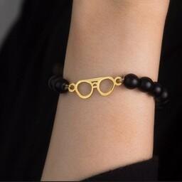 دستبند با مهره اونیکس مشکی مات و پلاک طرح عینک رنگ ثابت و استیل