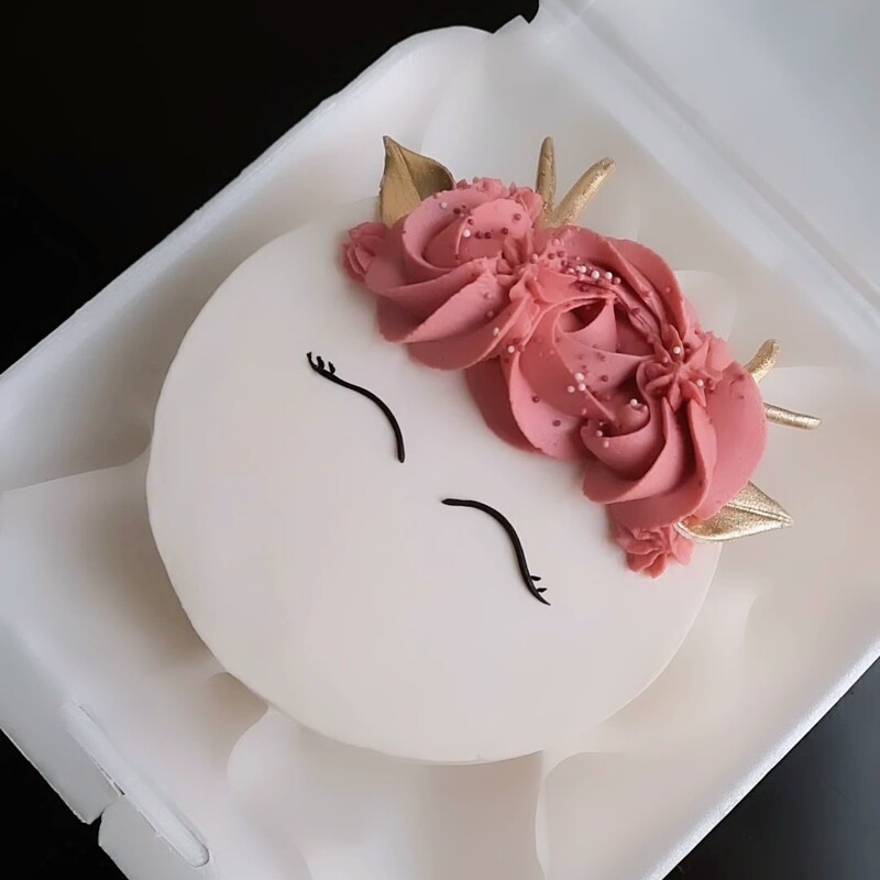 بنتو کیک دخترانه سفید و صورتی خاص 