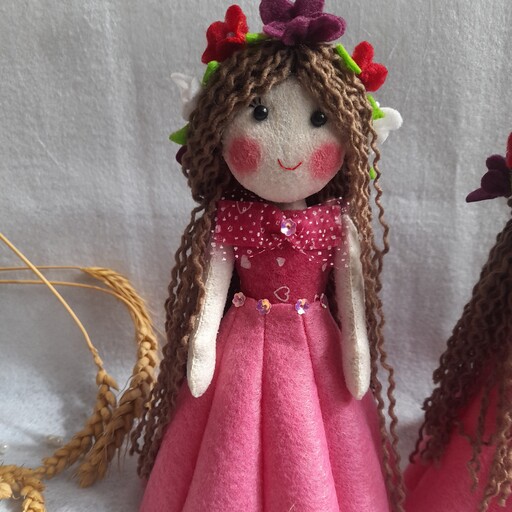 عروسک های نمدی زیبا در رنگبندی متنوع و دلخواه مشتری 