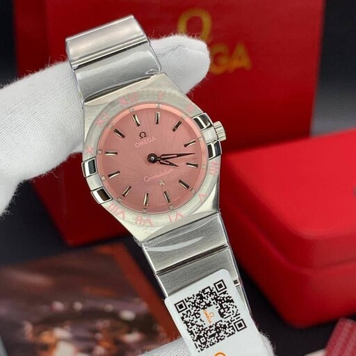 ساعت مچی زنانه امگا کانسلیشن OMEGA CONSTELLATION از موفق ترین و پرفروش ترین مدل های شرکت امگای سوئیسی بوده است. البته در