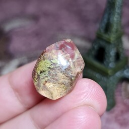نگین فوق العاده زیبای سنگ طبیعی فانتوم کوارتز خاص معدنی تراش نامنظم
کد  25385