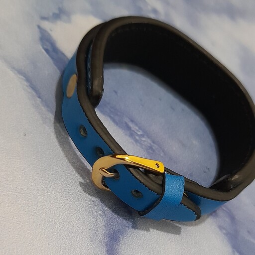 دستبند چرم طبیعی بچگانه با پلاک استیل رنگ ثابت در رنگ بندی دلخواه