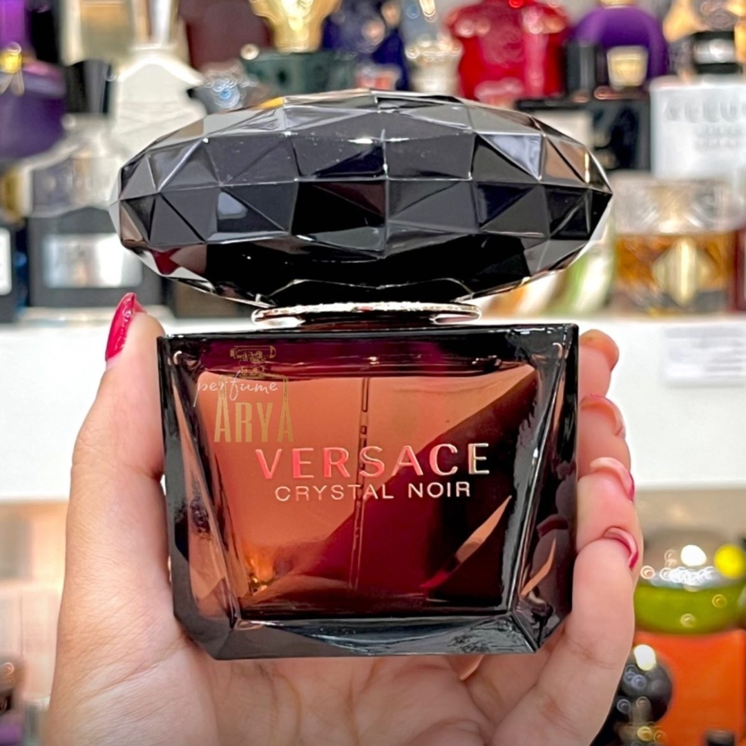 خرید و قیمت عطر ادکلن ورساچه کریستال نویر(مشکی) ادوتویلت اورجینال Versace  Crystal Noir از غرفه عطر آریا
