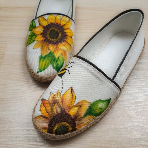 کفش کالج دور کنفی با رویه پارچه ای مدل گل آفتابگردان نقاشی شده با دست (رنگ ثابت)
