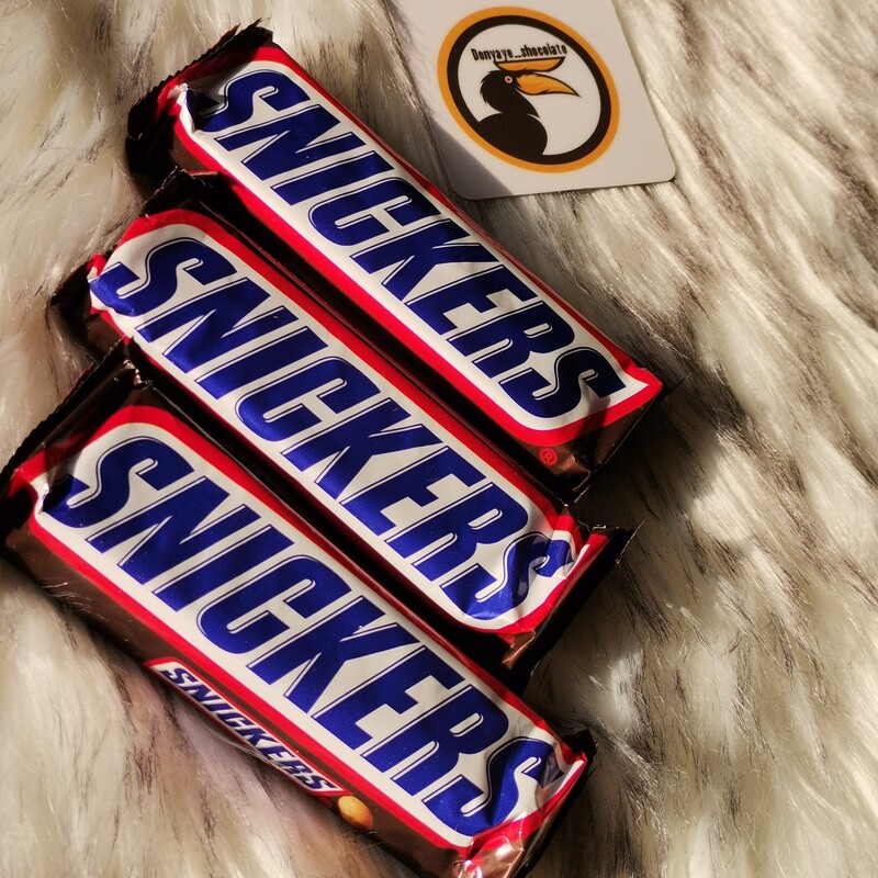 شکلات اسنیکرز snickers با مغز بادام زمینی و کارامل