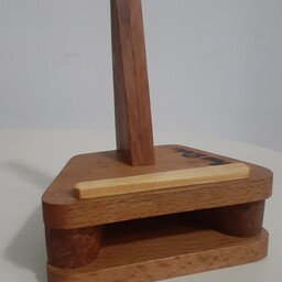 نگه دارنده گوشی یا تبلت جنس تمام چوب ساخته شده از بهترین نوع چوب سبک و مقاوم آغشته شده به روغن گیاهی