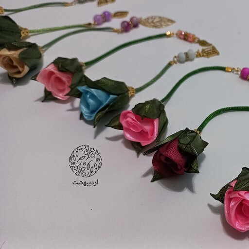 نشان گر کتاب ( بوک مارک) با گل روبانی دستساز  و آ ویز زیبا