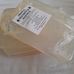 پایه صابون شفاف مارک کریستال . جهت ساخت صابون فانتزی به روش ذوب و قالب ریزی. با قابلیت ذوب مجدد تا 10 بار. کف مناسب