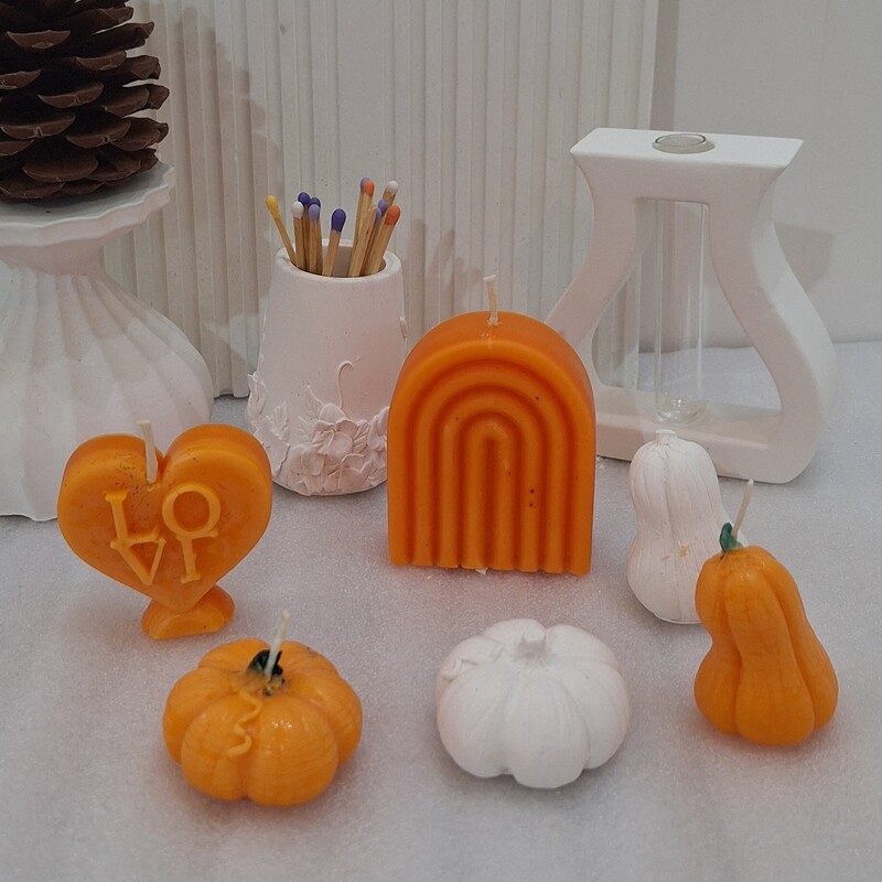 شمع کدو حلوایی در دو مدل شمع های خوشرنگ پاییزی مناسب هدیه عزیزان کادویی دکوری
