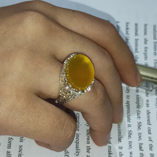 انگشتر زنانه نقره عیار 925 با نگین عقیق زرد