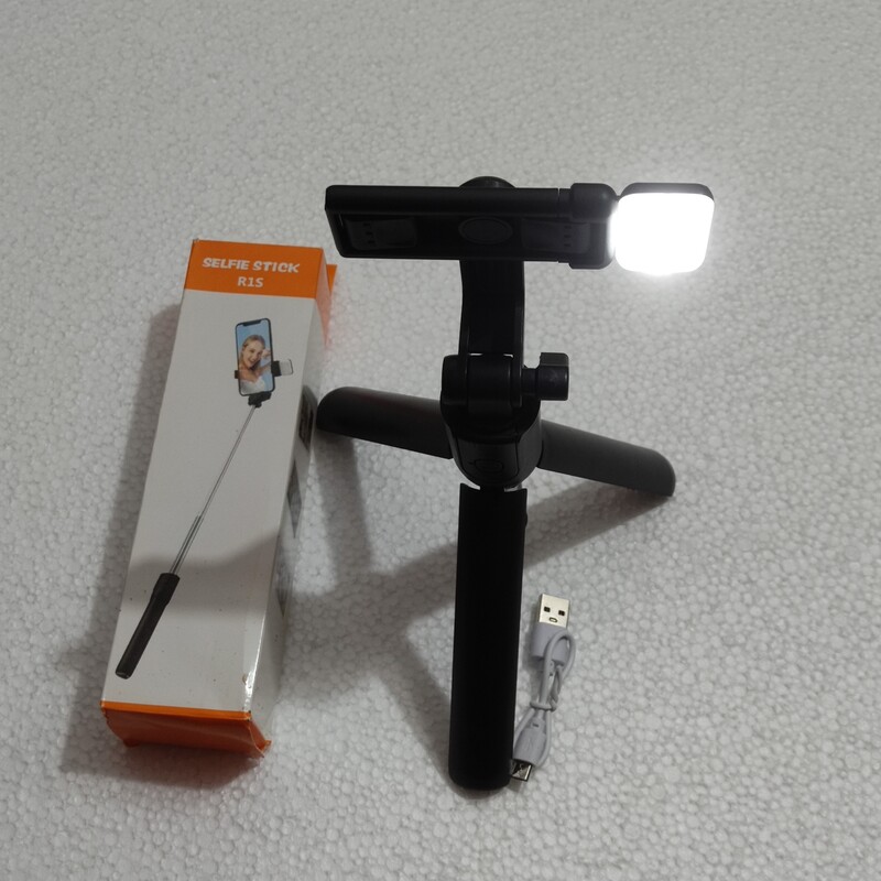 سه پایه و پایه نگهدارنده و مونوپاد سلفی استیک مدل R 1 S
Selfie Stick
  پایه گوشی        قیمت و خرید 