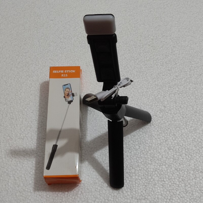 سه پایه و پایه نگهدارنده و مونوپاد  سلفی استیک  مدل R 1 S
Selfie Stick
پایه   پایه گوشی       قیمت و خرید 