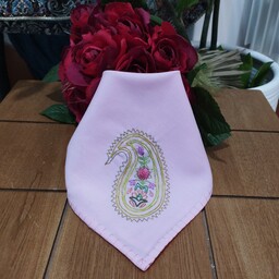 دستمال پارچه ای گلدوزی شده 
