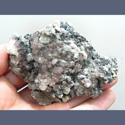 سنگ راف انالسیم روی باریت بزرگ اصل گوهر سنگ بلورهای انالسیم کد6