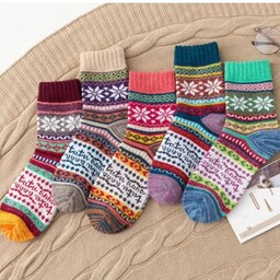 جوراب ساقدار بافتنی طرح سنتی با رنگهای متنوع وارداتی فری سایز از 36 تا 42