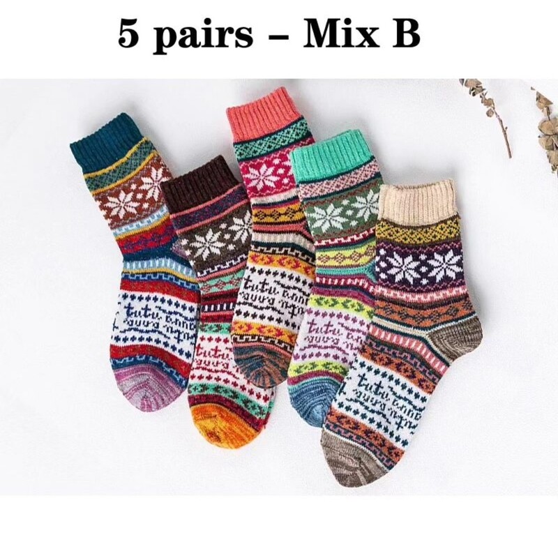 جوراب ساقدار بافتنی طرح سنتی با رنگهای متنوع وارداتی فری سایز از 36 تا 42