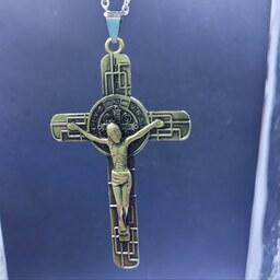 گردنبند مردانه صلیب نقش برجسته  جنس پلاک رو شو جنس زنجیر استیل رنگ ثابت کد 686