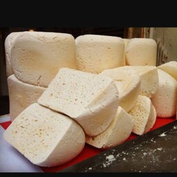 پنیر بسیار خوشمزه و اصل سیاهمزگی(کوهپایه ای و زیرخاکی ترین پنیر تولیدشده ایران)