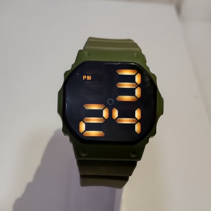 ساعت مچی اسپرت کامپیوتری  کیفیت مناسب سبز ارتشی (کد120)