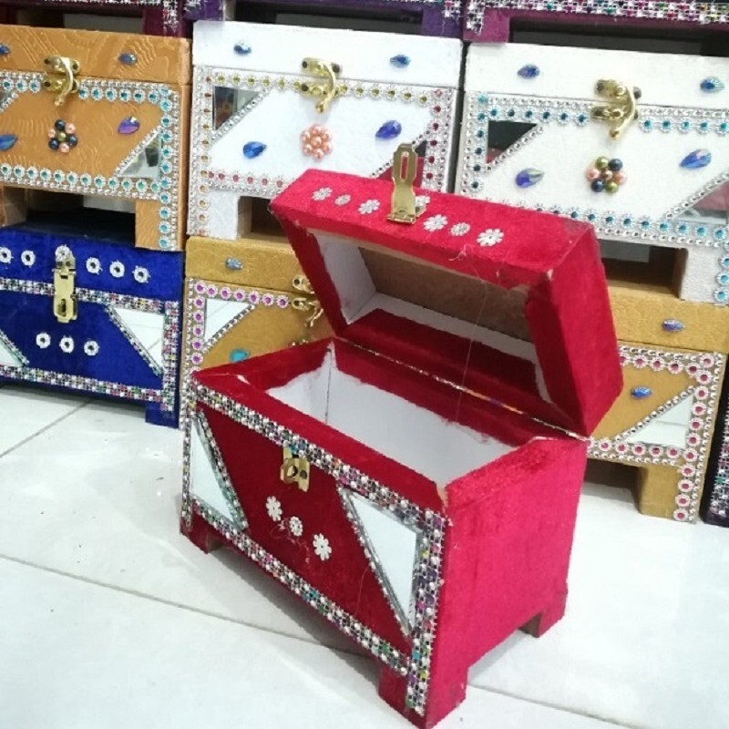 صندوقچه جواهرات اورامان تخت چوبی با روکش مخملی سایز  کوچک 