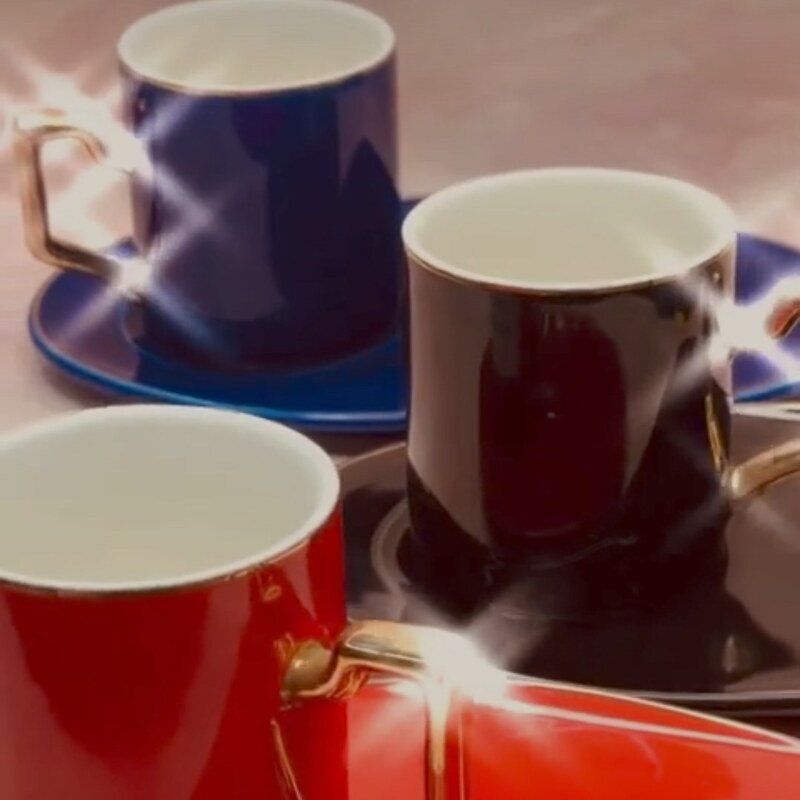 ست قهوه خوری با پیشدستی وارداتی در سه رنگ موجود در تصویر 