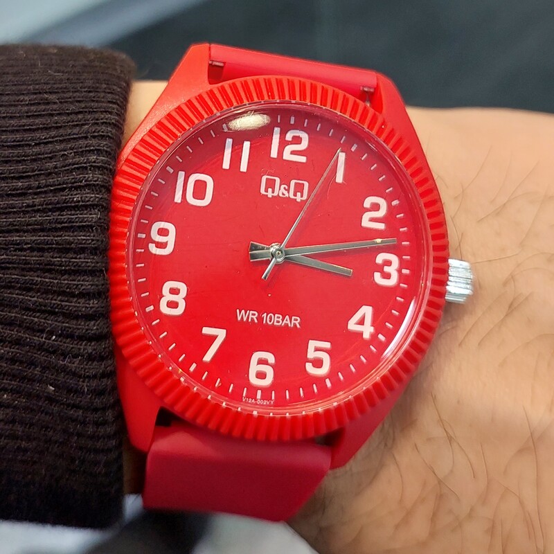 ساعت کیو اند کیو مردانه زنانه قرمز  اصل ژاپن مناسب هدیه 