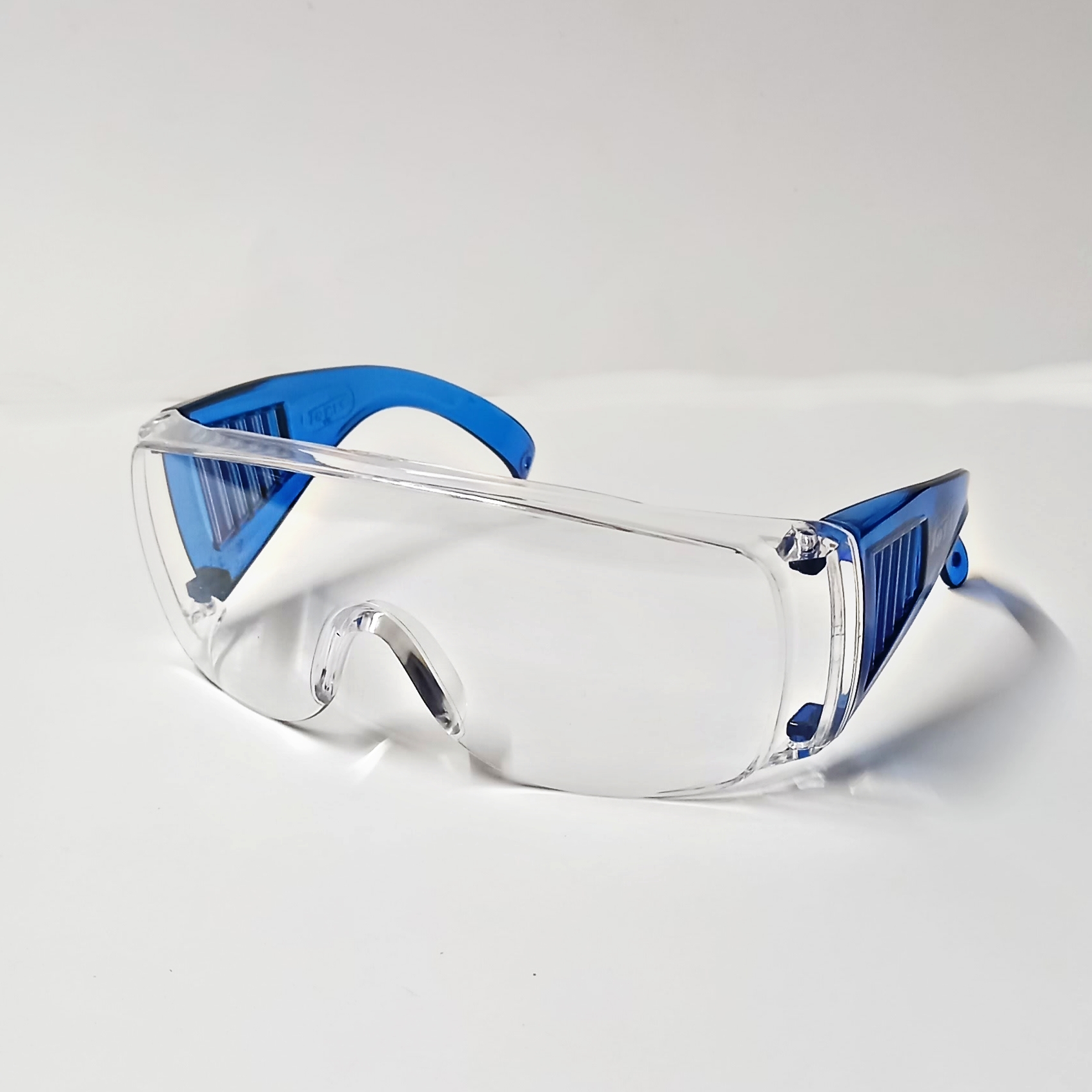 عینک سفید بغل کرکره ای توتاص