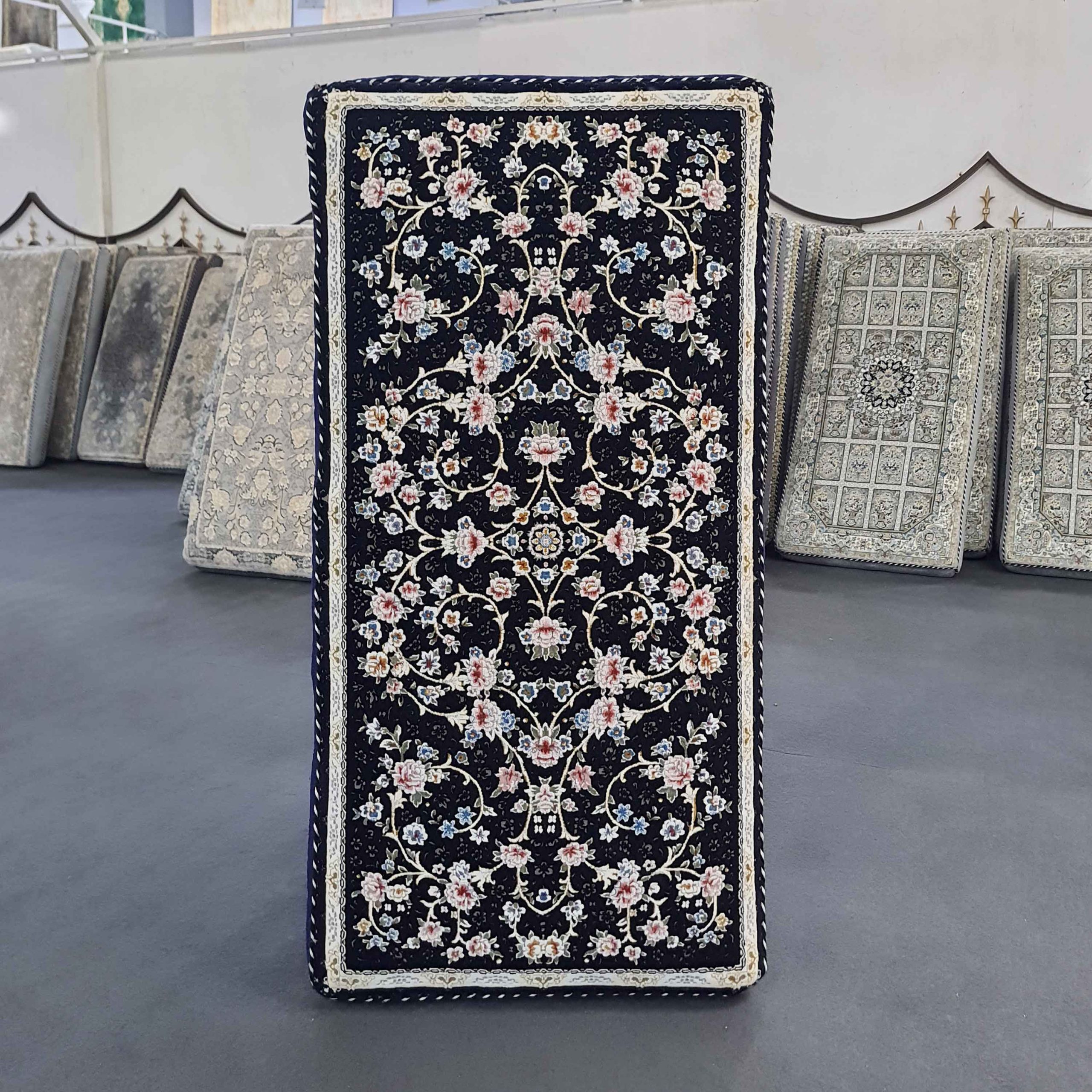 پشتی 1200 شانه ماندانا | طرح مادمازل سرمه‌ای