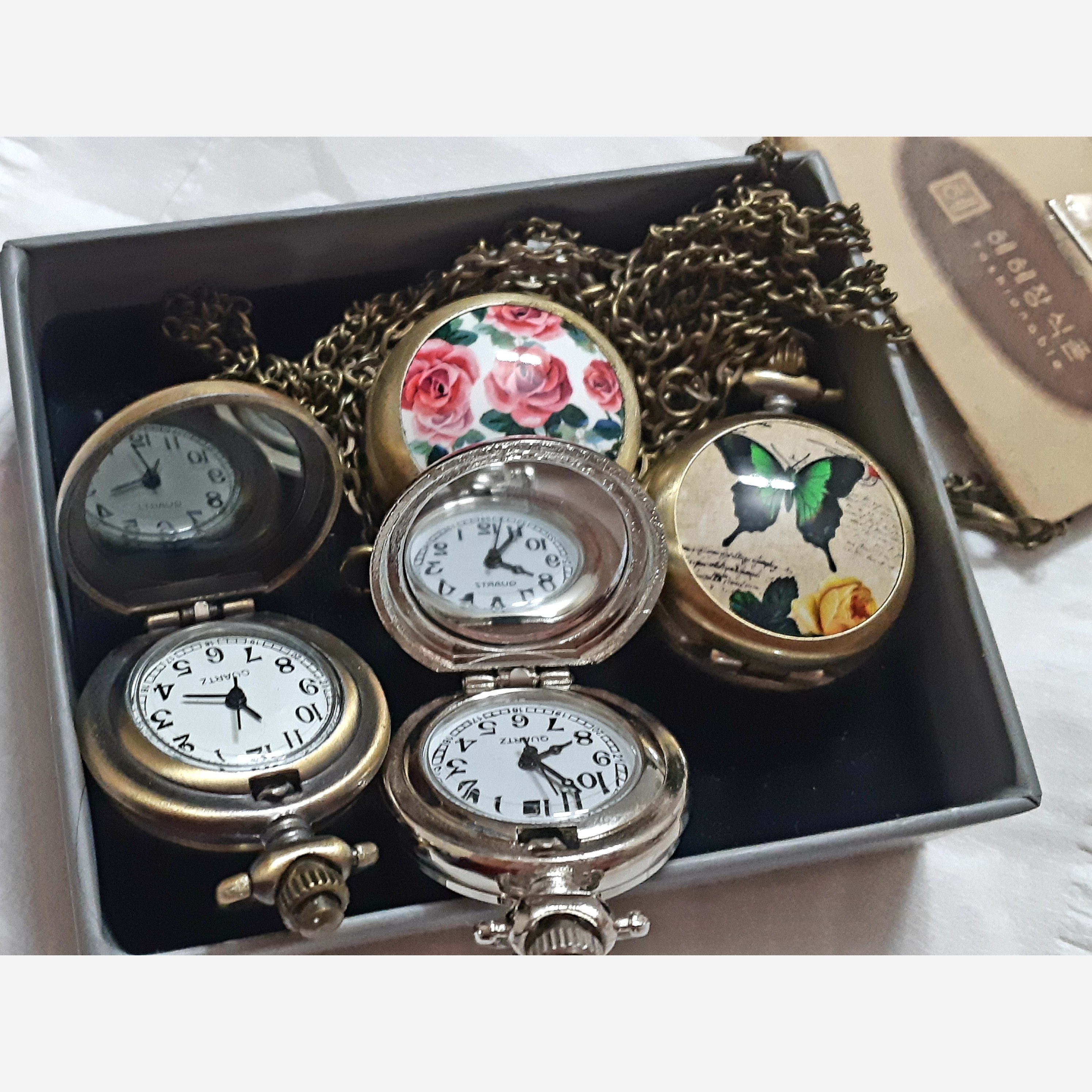 ساعت  گردنی با رنگ ثابت آینه ای رنگی