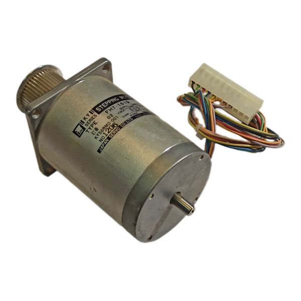 استپ موتور 10 کیلو 1/8 درجه FH7-1619