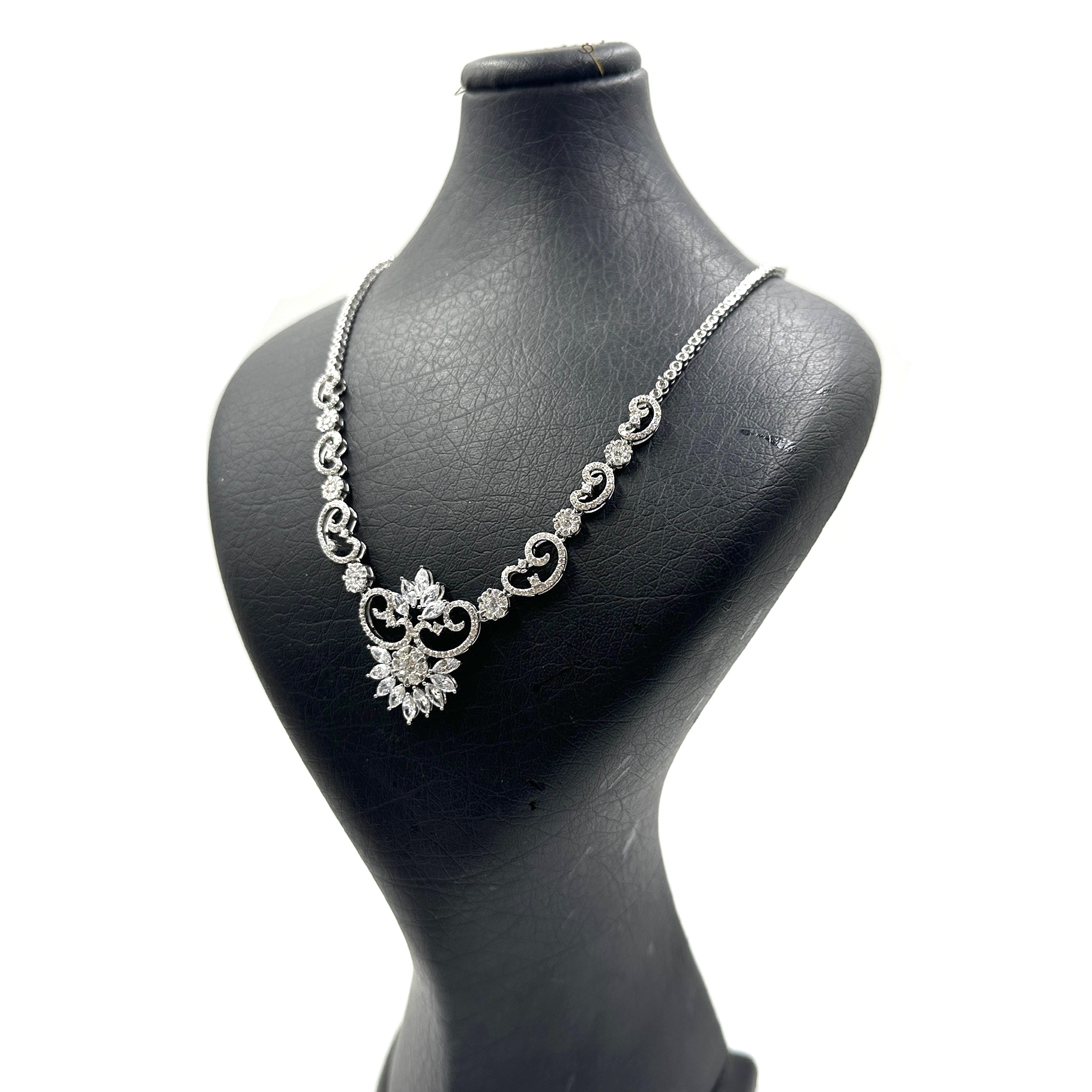 سرویس نقره زنانه | طرح پرنسس | نگین مارکیز کد SWS131