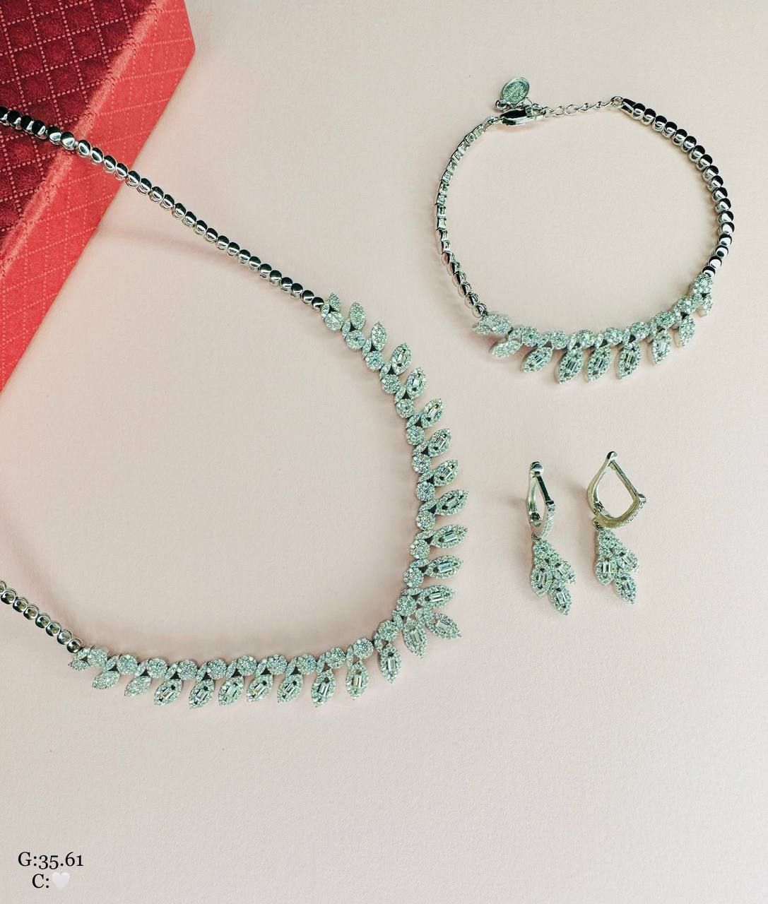 سرویس نقره زنانه | طرح برلیان | نگین میکرو کد SWS28