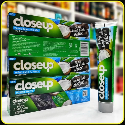 خمیردندان کلوزآپ زغال و نارگیل closeup detox