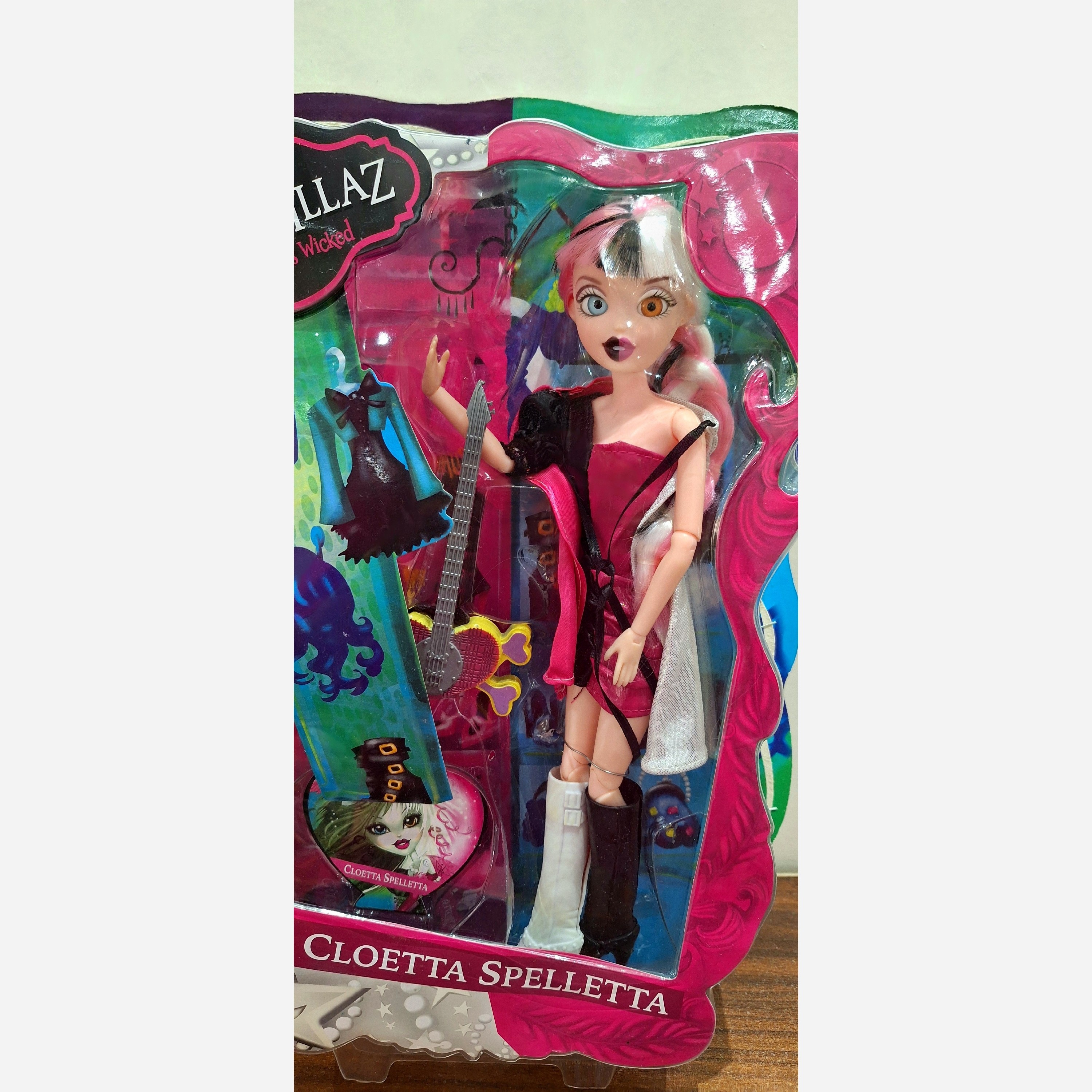 عروسک تمام مفصلی باربی اورجینال به همراه گیتار 