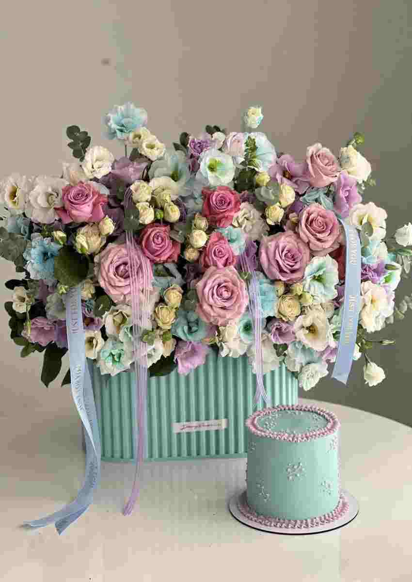 باکس گل رز و لیسین