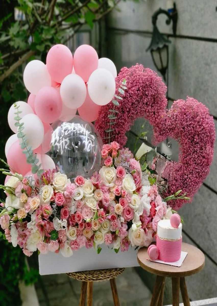 باکس گل و کیک بادکنکی BGK014