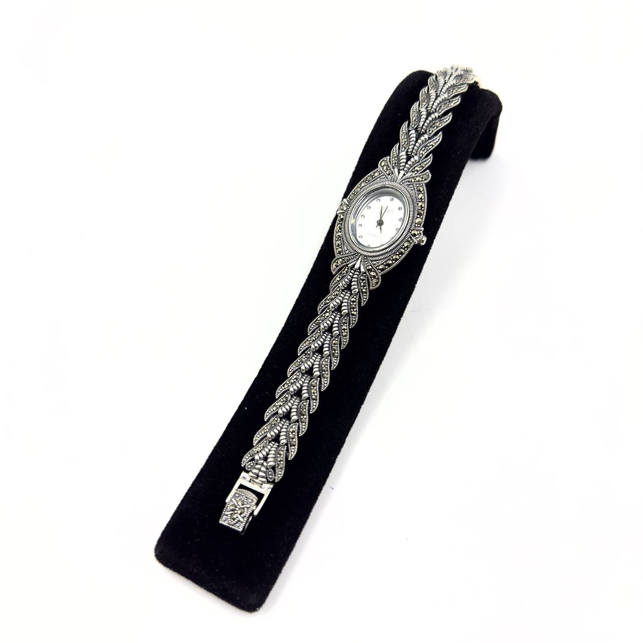 ساعت نقره سیاه قلم زنانه | بیضی | بند بوهو کد SWW104