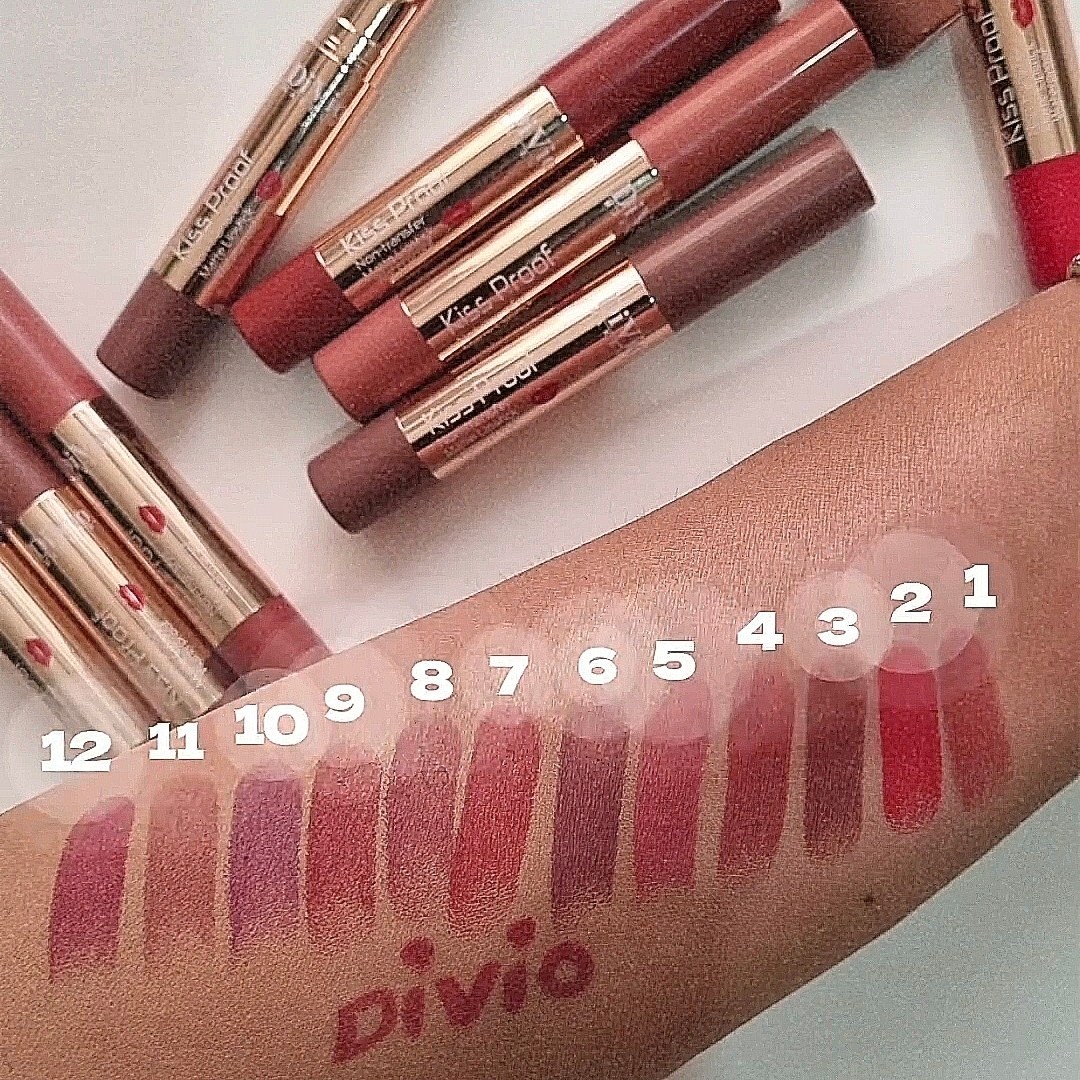 دیویو رژ لب جامد ضد آب 12