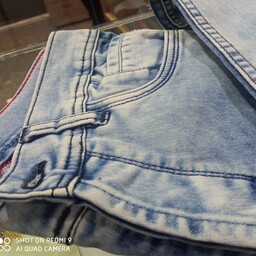 شلوار جین راسته مردانه بدون زاپ  در دو سایز 30و40 در سه رنگ آبی یخی آبی سبز  اندازه فاق جلو تا کمر 25 فاق پشت تا کمر 32 