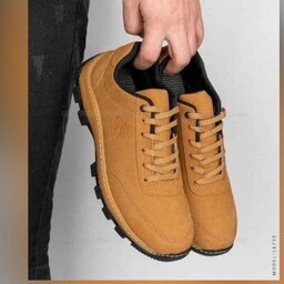 کفش مردانه کالوین کلین عسلی پرفروش با قیمت تخفیفی مناسب استفاده روز مره و مجالس