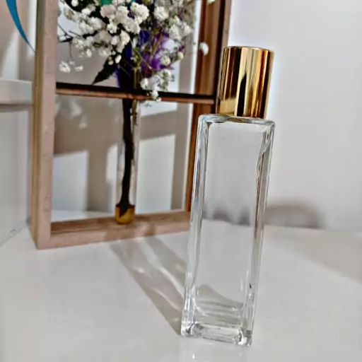 عطر مولکول خانم واقا 30 میل اسپری شیشه ای