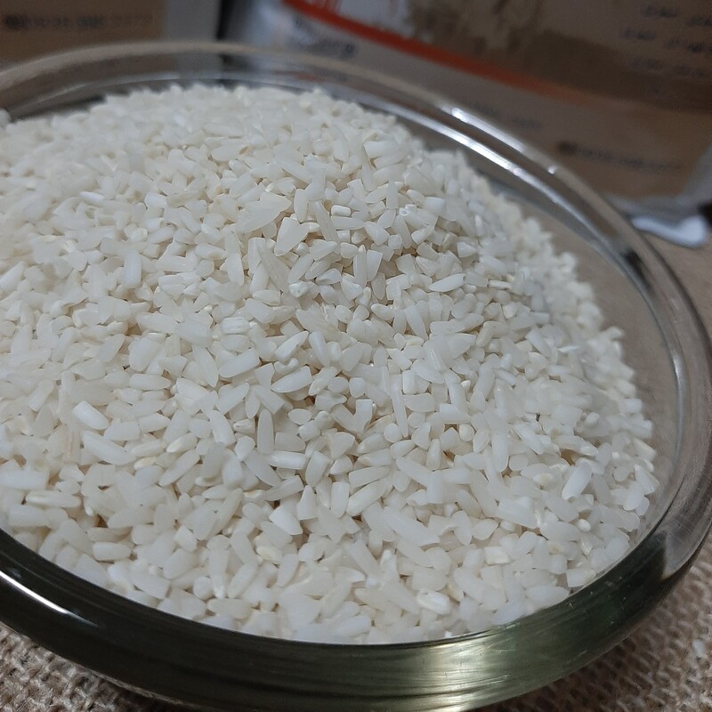 نیم دانه درشت برنج اصیل گیلان2کیلوگرمی (ارسال با تیپاکس و ماهکس وهزینه به صورت پس کرایه)